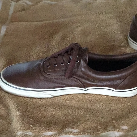 VANS - Picture 3 of 6